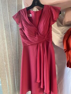 J J HOUSE Elegant Fuchsia Pleated V-Neck Women's Dress